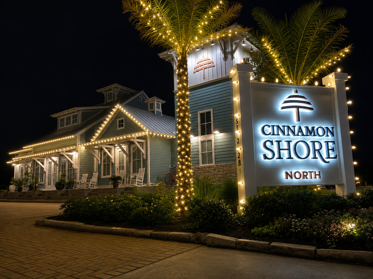Grand tree holiday lighting display